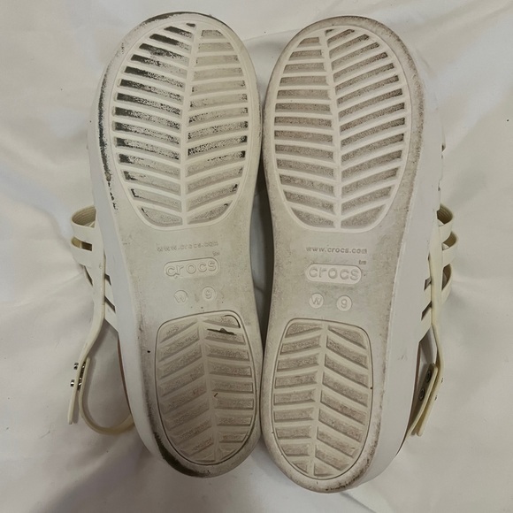 CROCS White / Cream Sandals with Criss-Cross Straps and Cushioned Footbed - Picture 4 of 4